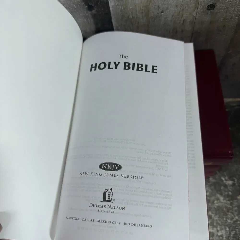 Thomas Nelson NKJV Bible 1982 Red Letter‎ Burgundy Cover Lot of 5